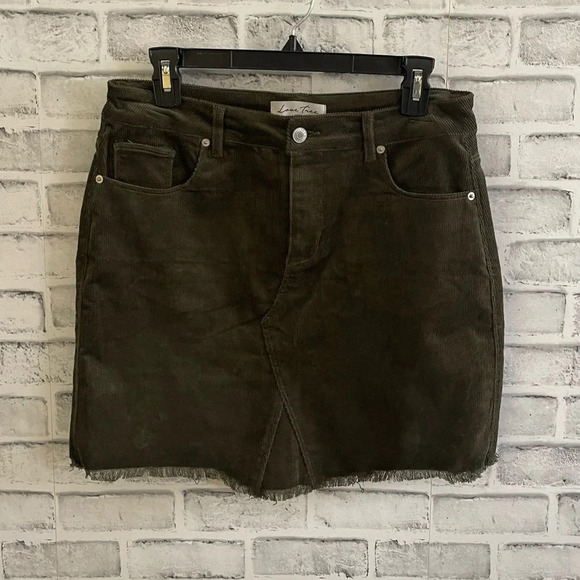 Women’s Love Tree dark green corduroy skirt size Large - Picture 1 of 4